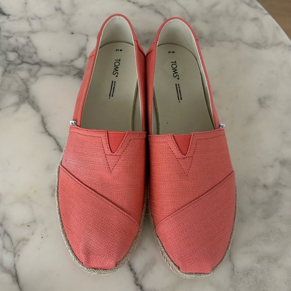 NWOT TOMS Belmont, Pink, size 12